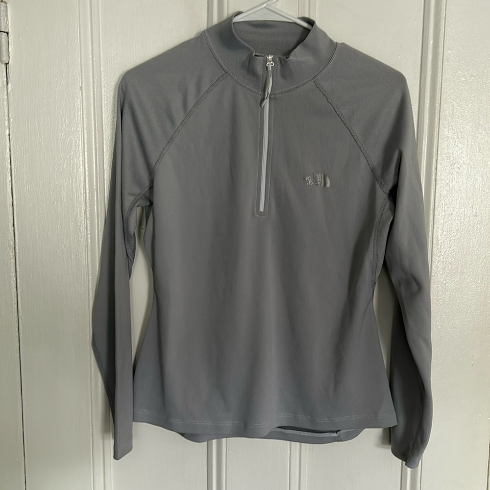 The North Face light grey quarter zip pullover. Size Medium.